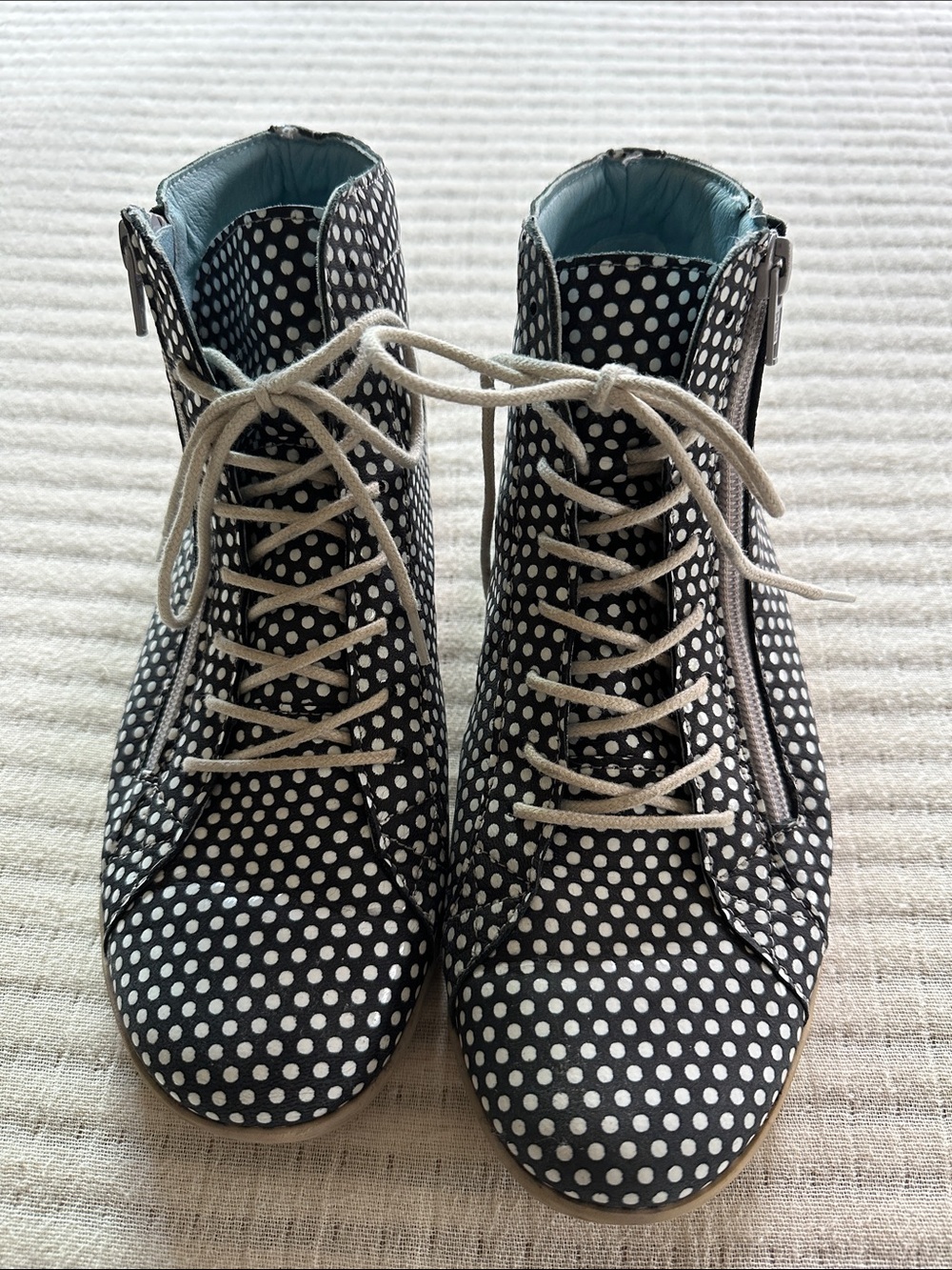 Cloud Footwear Black & White Dot Casual Sneakers